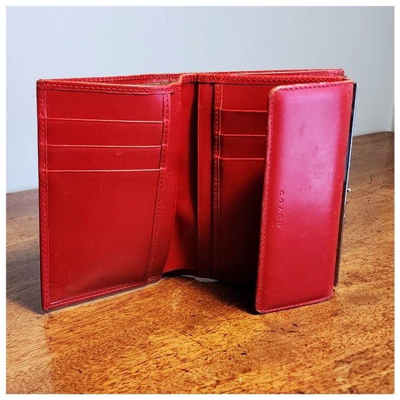 Vintage Coach Red Leather Wallet with Clasp Closure - Picture 4 of 4